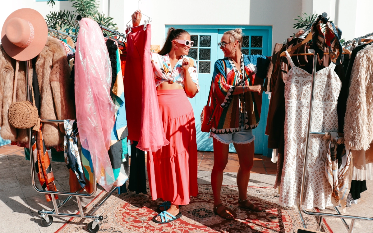 People shopping together at Sahn markets