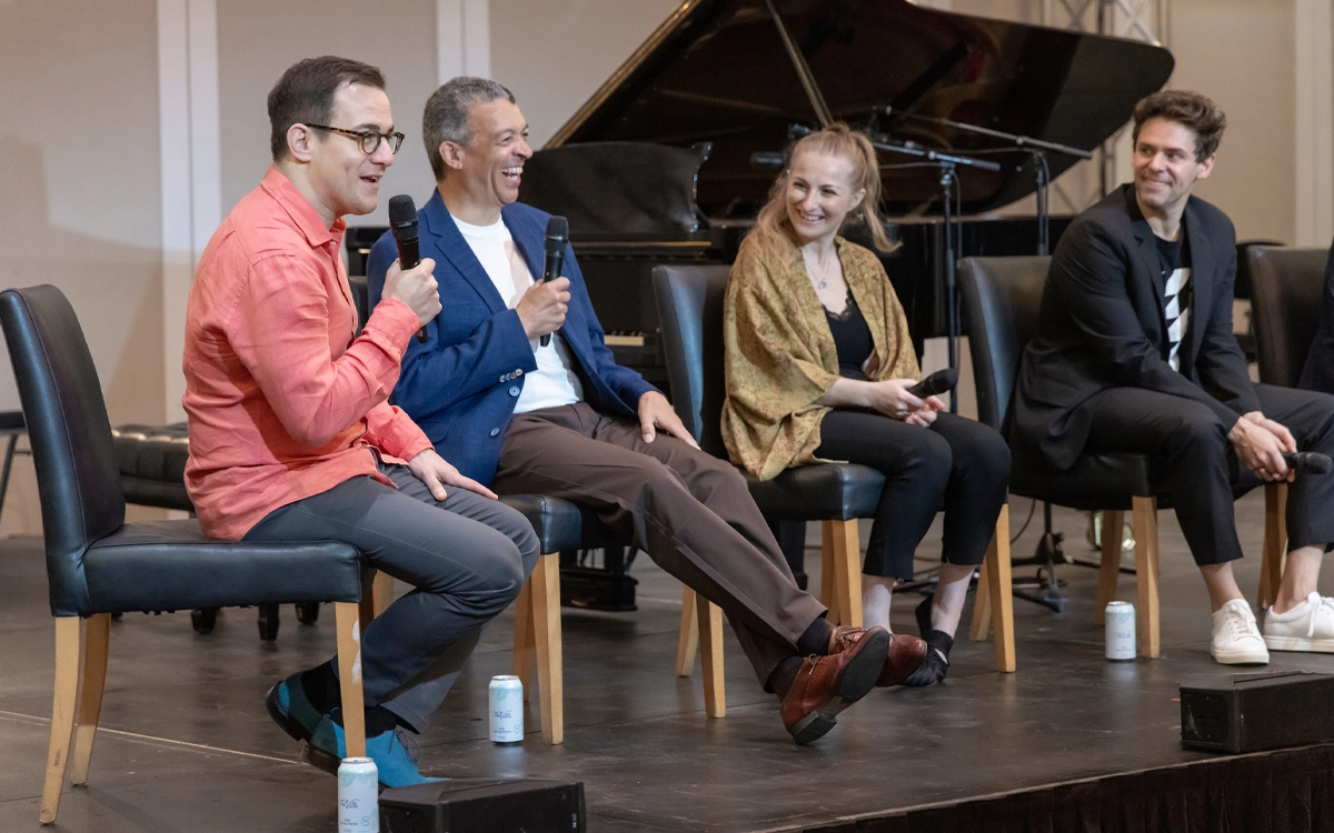 Musicians in conversation