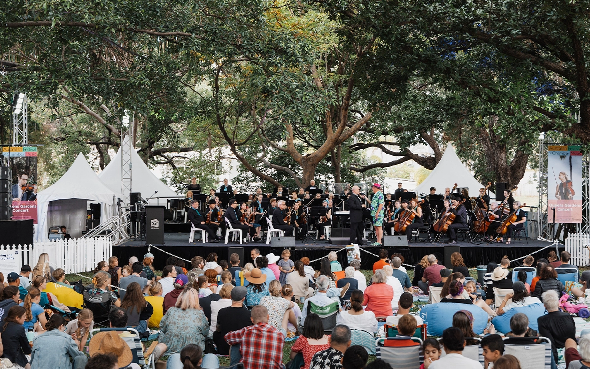 Musicians playing in Queens Gardens