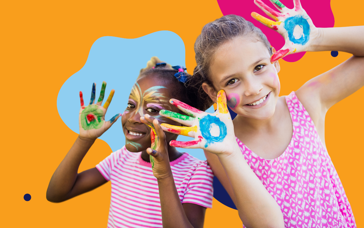 Children fingerpainting