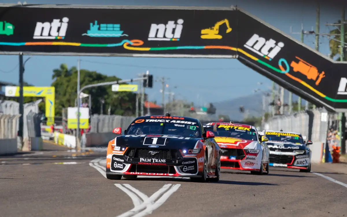 Cars racing in the NTI Townsville 500