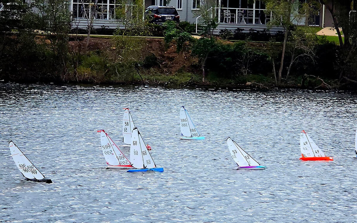 DF25 Radio Sailing Yachts