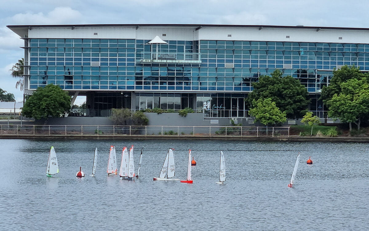 DF25 Radio Sailing Yachts